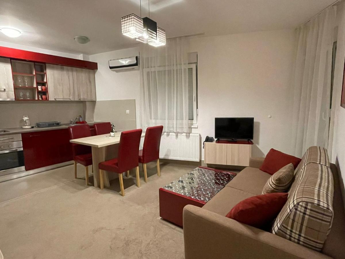 Holiday Wing Apartments Jagodina Exterior photo